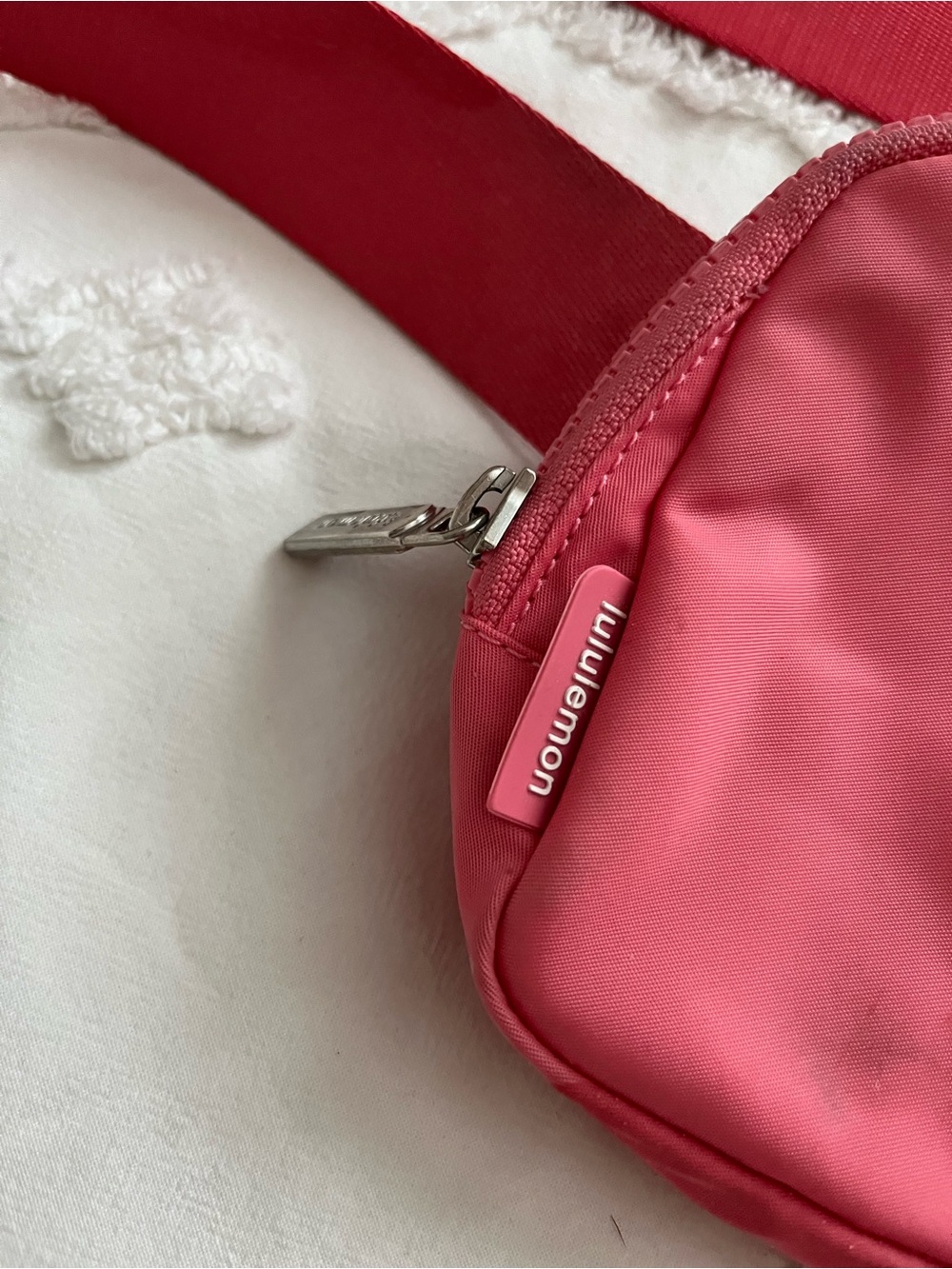 Lululemon Everywhere Belt Bag W/ Long Strap in Pink - Picture 2 of 6